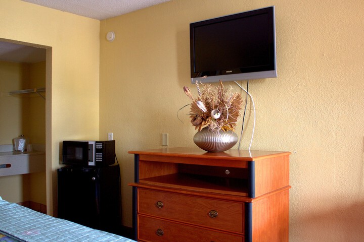 Standard | King Bed (5 of 6)