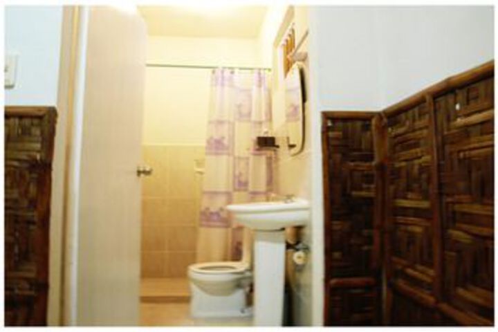 Room 7 of 124