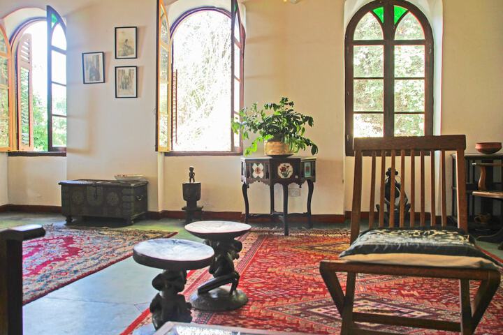 Entrance & Lobby