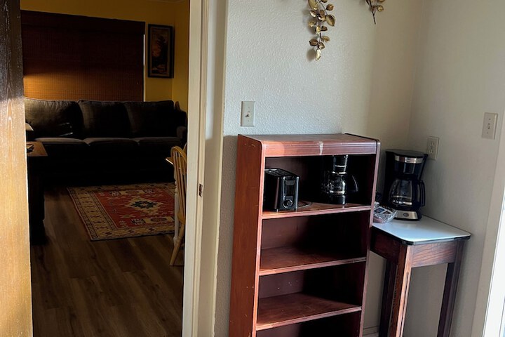 Room 2 of 98