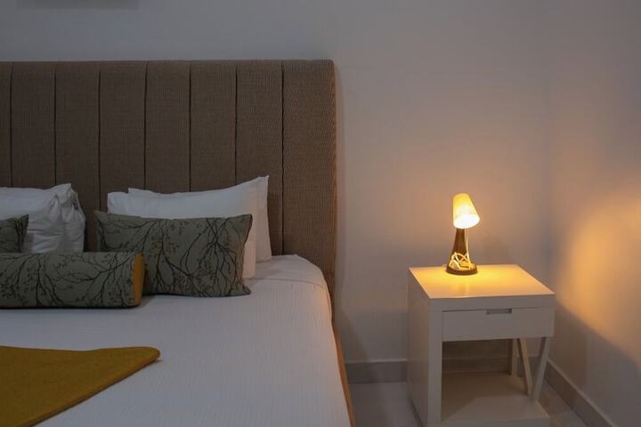 Room 14 of 16