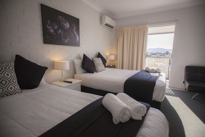 Room 5 of 35