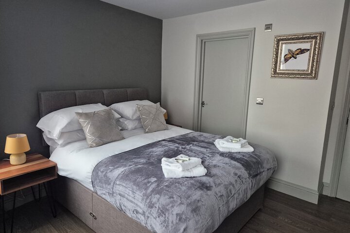 Room 2 of 20