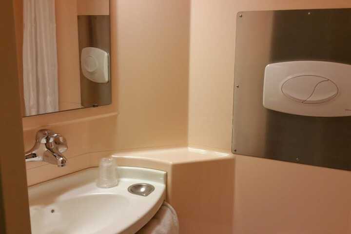 Room 13 of 29