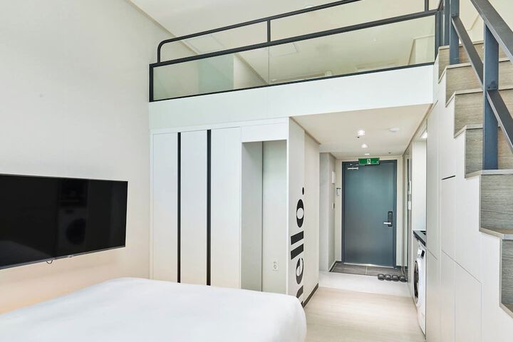 Room 5 of 56