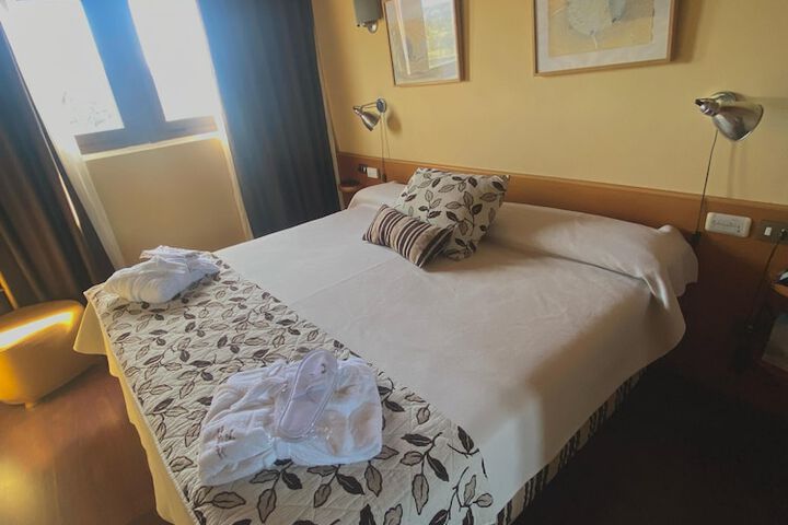Room 5 of 61