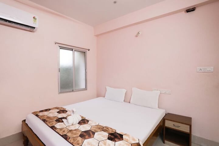 Room 4 of 10