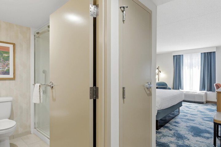 Room 47 of 62