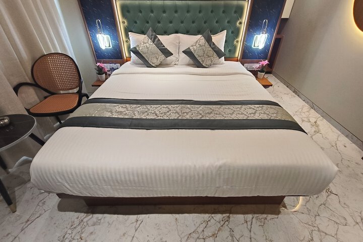 Room 11 of 60