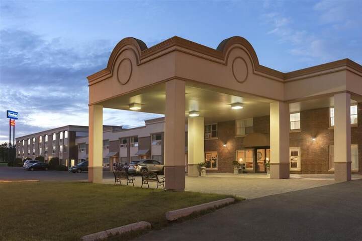Hotel 7 of 8