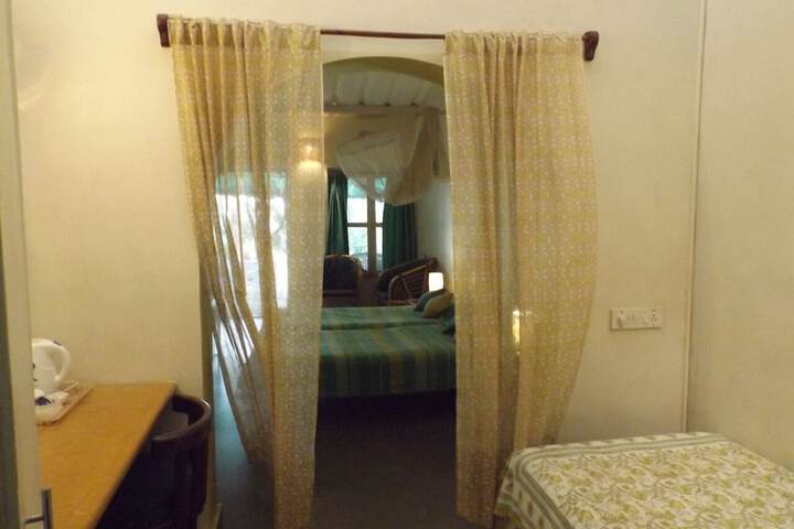 Room 18 of 233