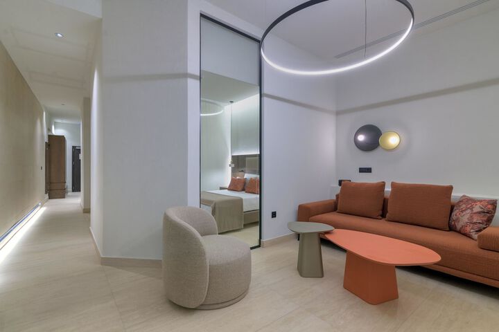 Room 71 of 295