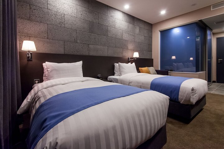 Room 5 of 21
