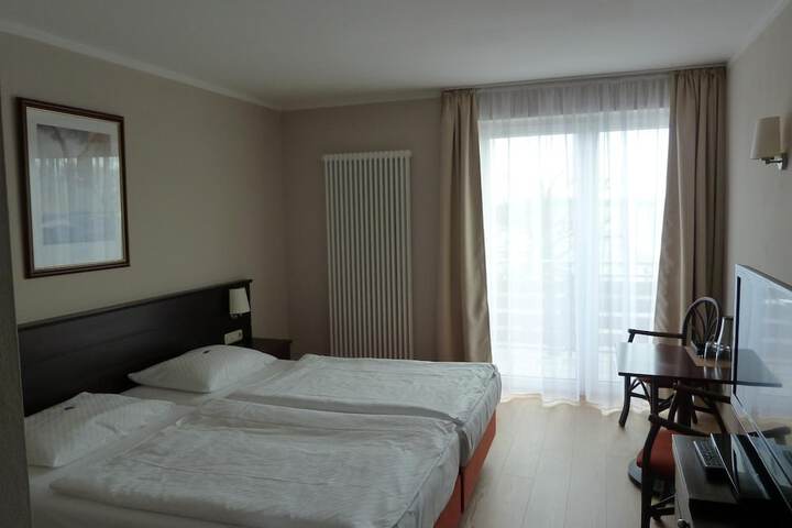 Room 10 of 49