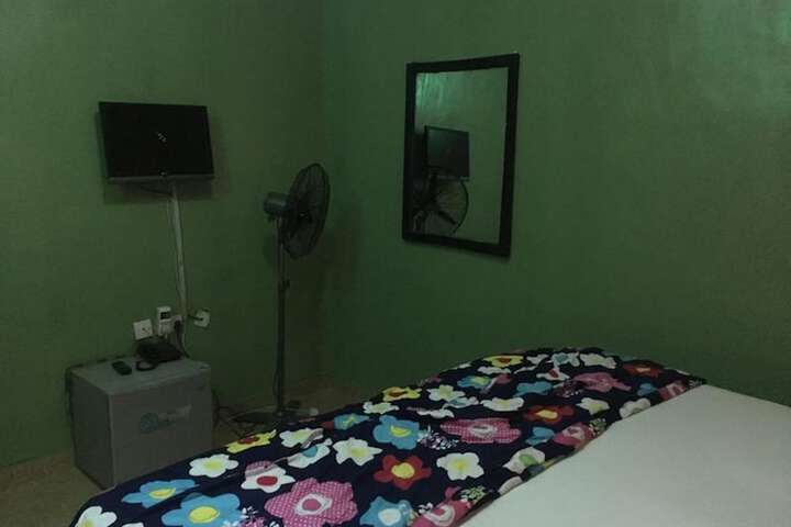 Room 10 of 19
