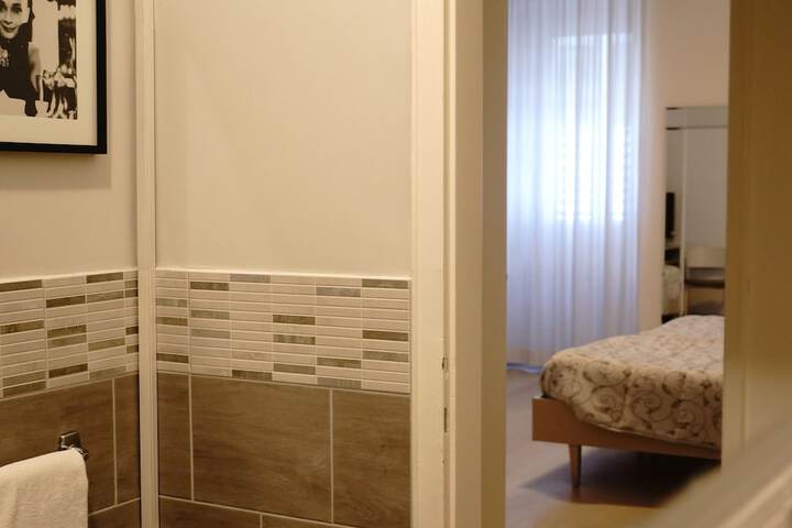 Room 27 of 41