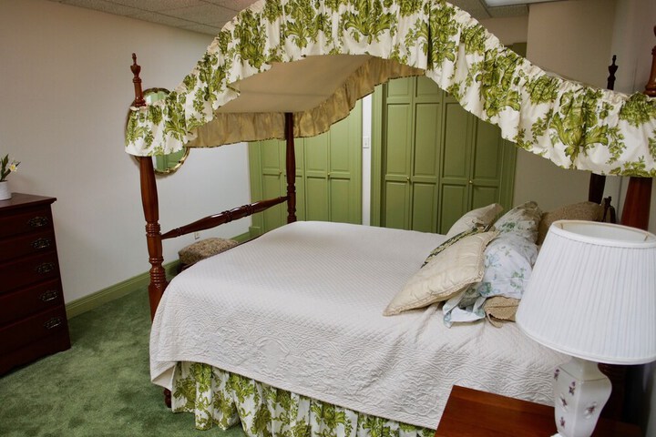 Room 74 of 240