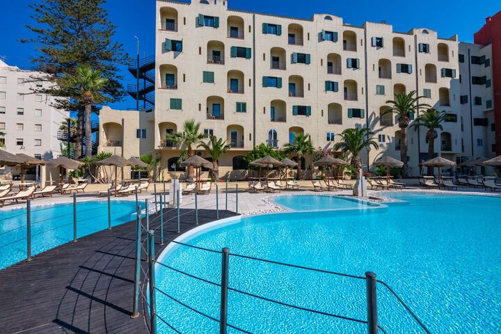 Pool Hotel