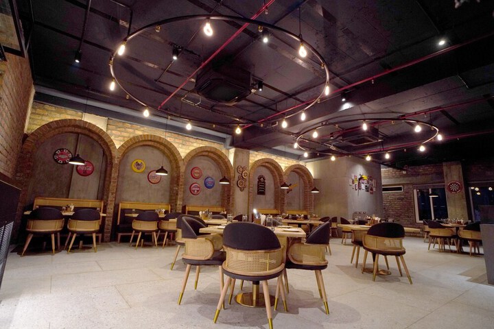 Lounge 61 of 69