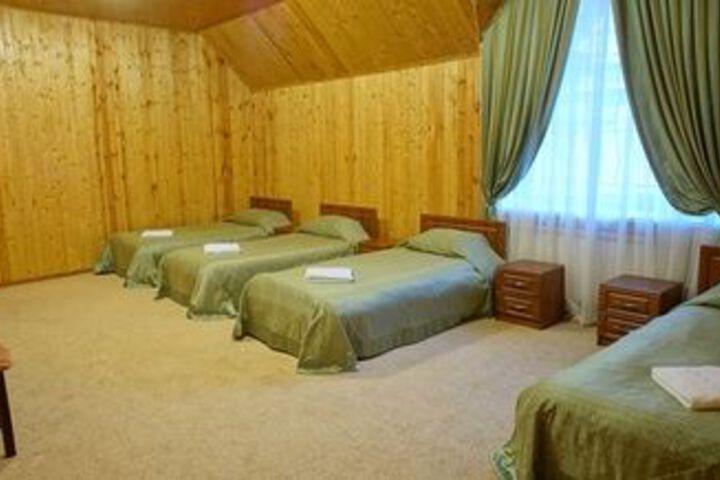 Room 14 of 33
