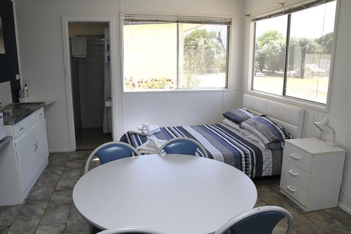 Room 3 of 27