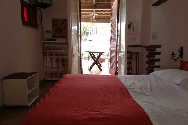 Room 13 of 48