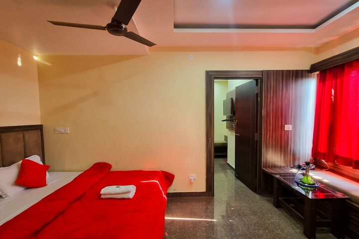 Room 27 of 34