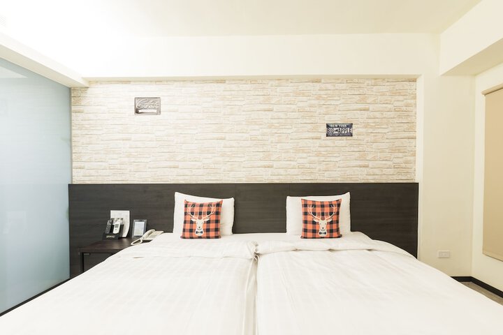 Room 26 of 61