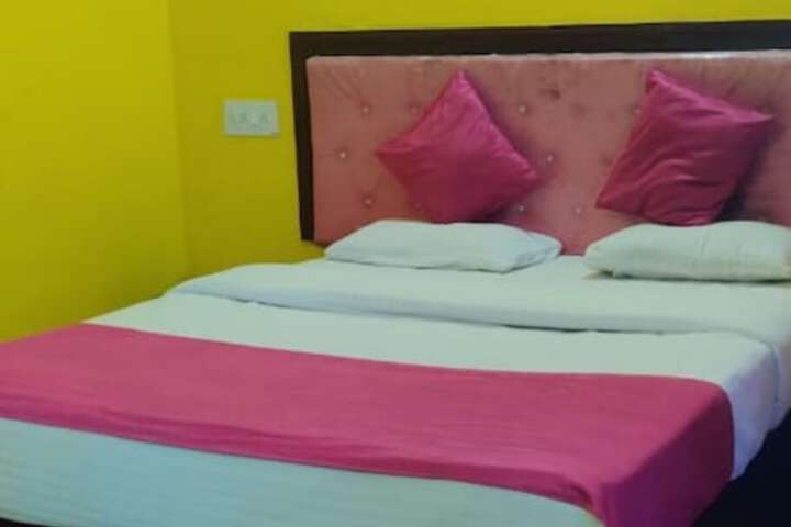 Room 5 of 13