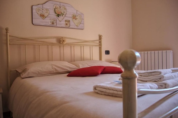 Room 6 of 24