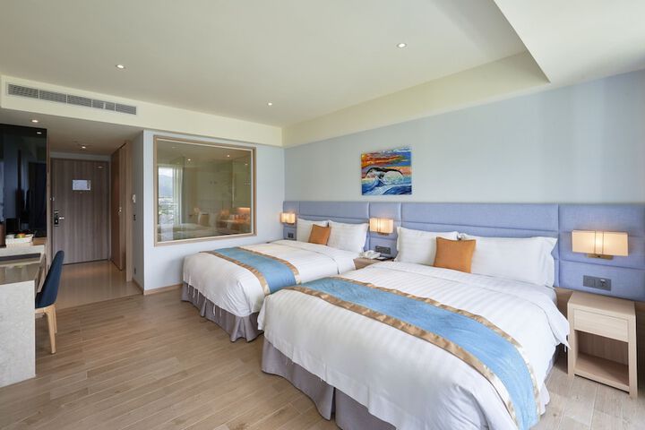 Room 5 of 75