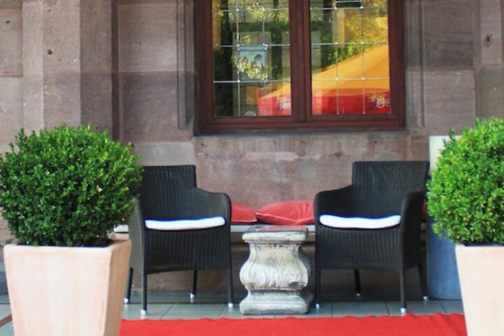 Hotel 75 of 77