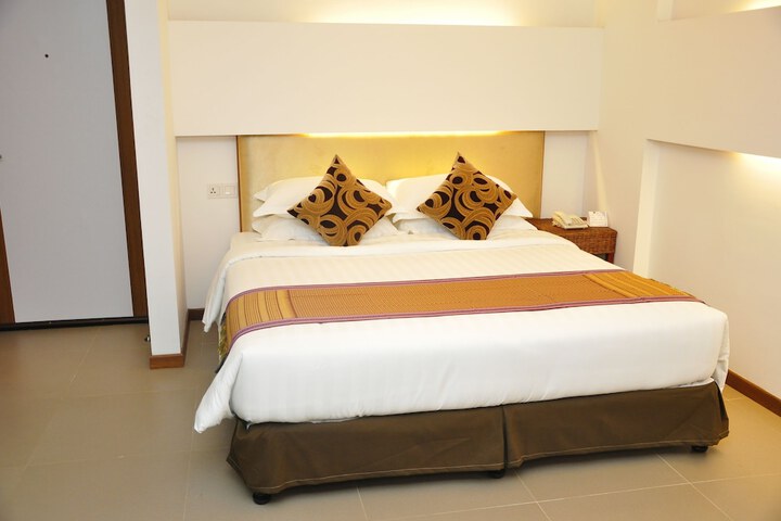 Room 12 of 51