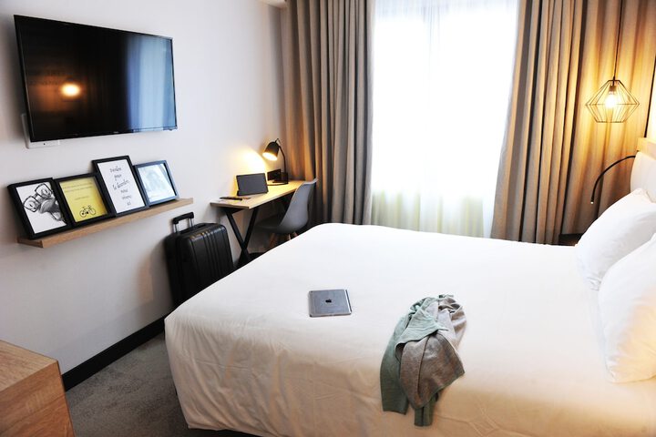 Room 5 of 33