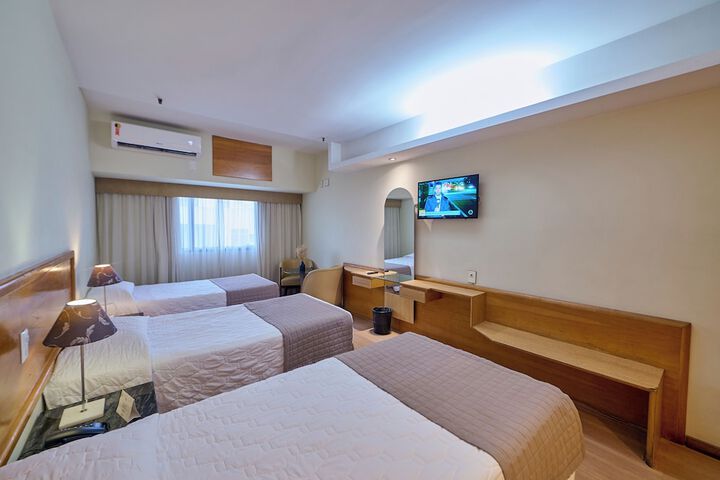 Room 32 of 144