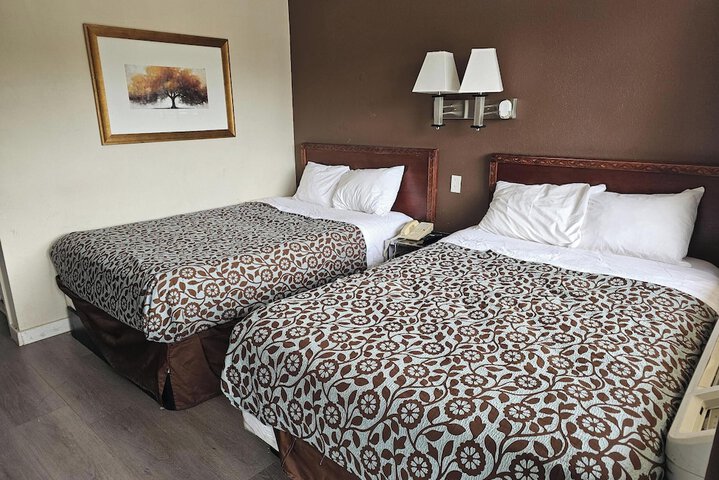 Standard Room, King or Two Doubles (1 of 7)