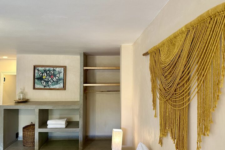Room 15 of 60
