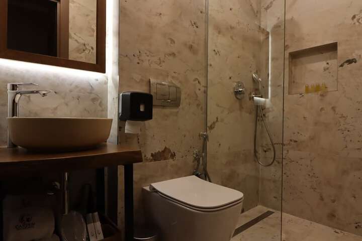 Room 32 of 112