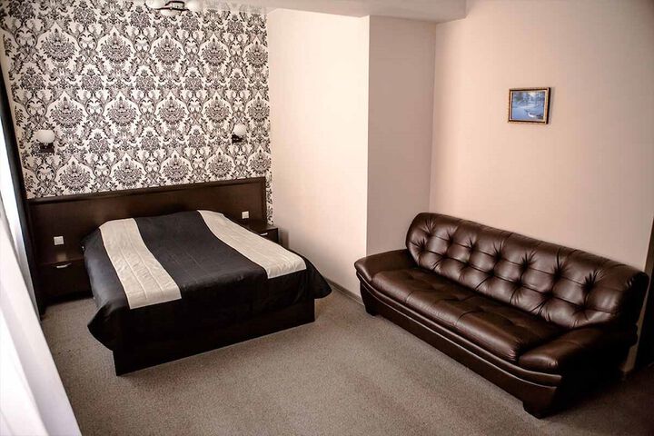 Room 37 of 65