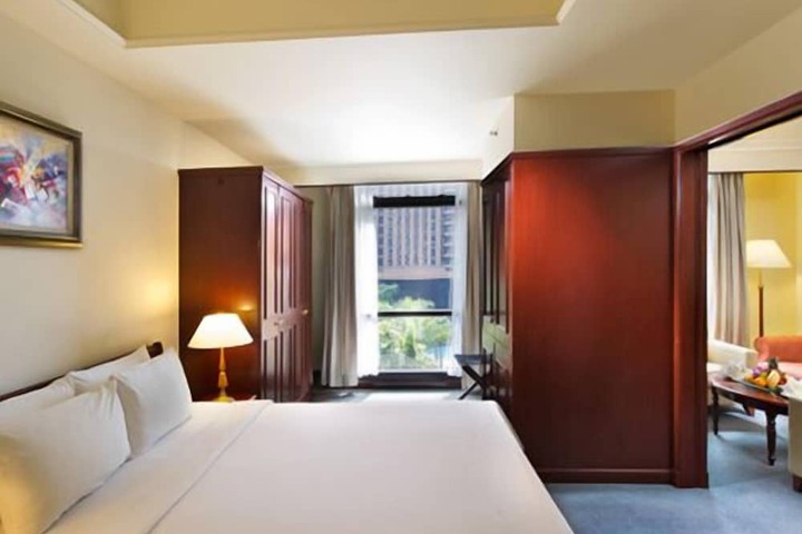 Room 14 of 30