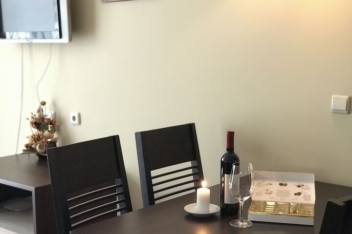 Dining 60 of 98