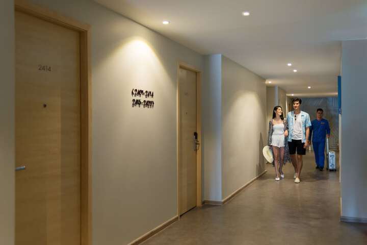Ballroom/Hall 55 of 63