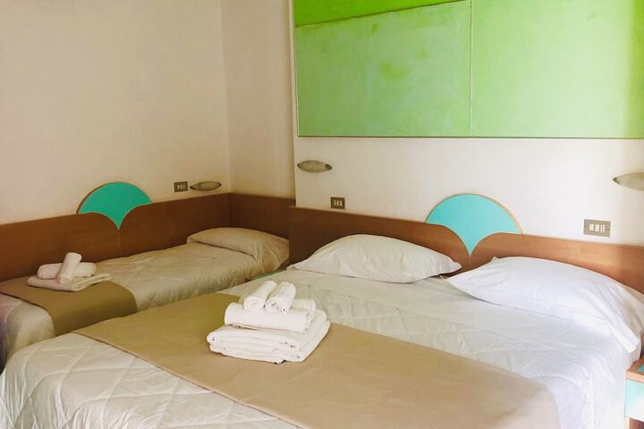 Room 6 of 39