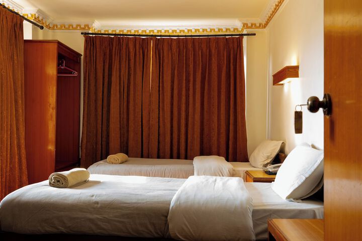 Room 10 of 29