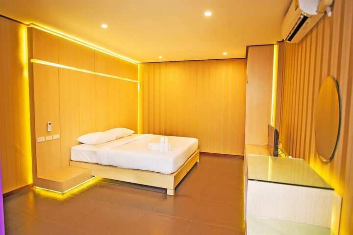 Room 26 of 59