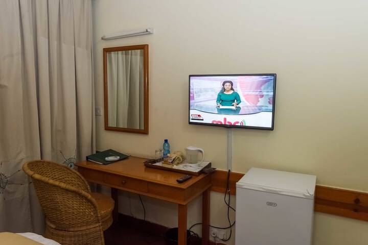 Room 6 of 67