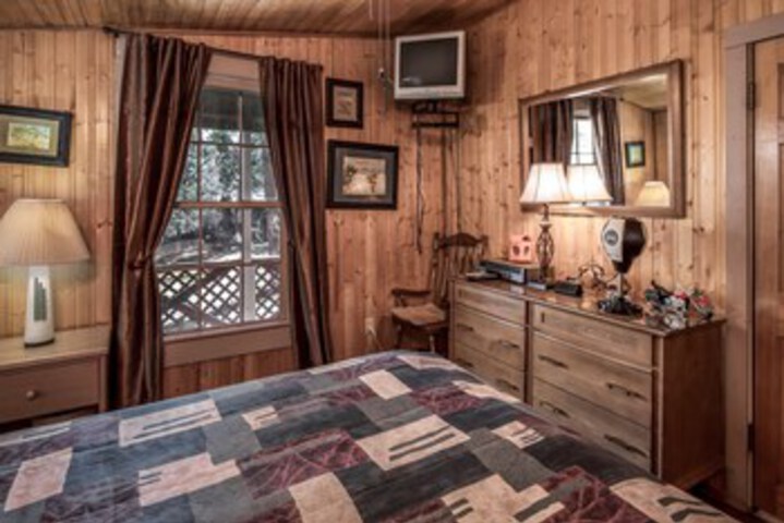 Room 25 of 29