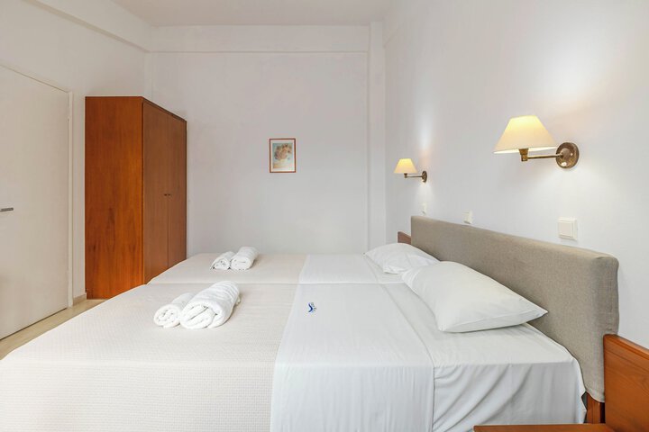 Room 35 of 128