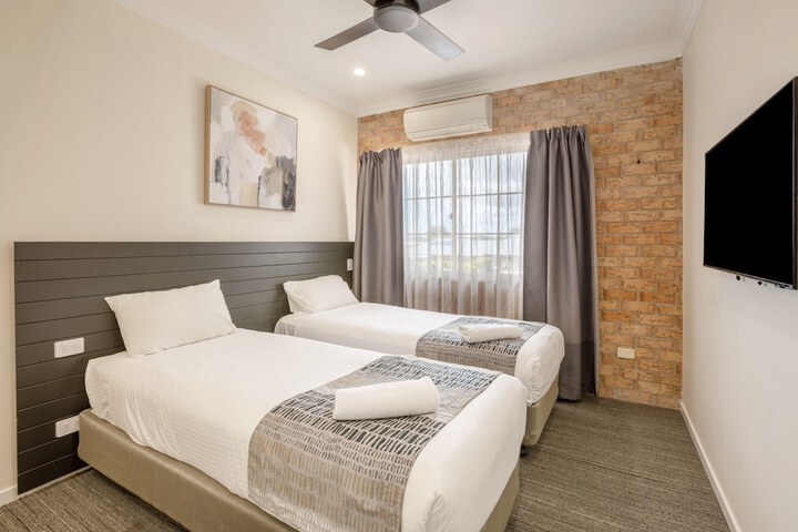 Room 18 of 65