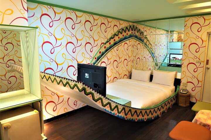 Room 28 of 45